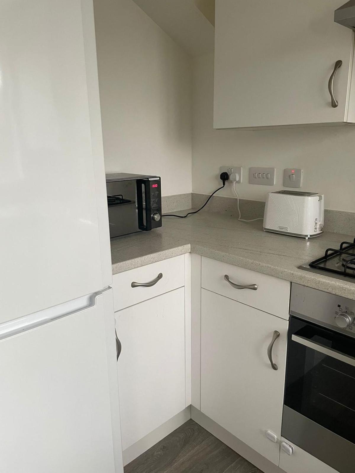 Village House St Mellons - Close To A48 And M4 كارديف المظهر الخارجي الصورة